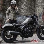  Perusahaan berlambang sayap mengepak ini mempunyai moge cruiser murah berjulukan CMX Harga Honda Rebel 500 2019 : Spesifikasi  Review Terbaru