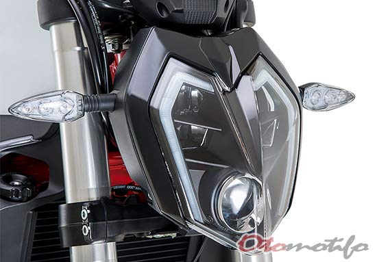  Semakin banya motor Benelli yang dipasarkan di Indonesia Harga Benelli TNT 249S 2019 : Review, Spesifikasi  Gambar